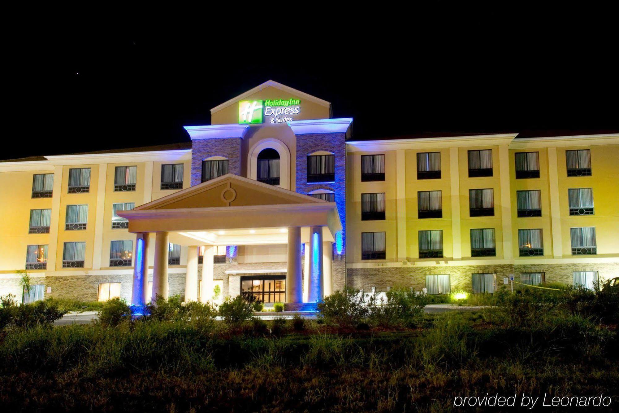 Holiday Inn Express & Suites Selma, An Ihg Hotel Exterior photo